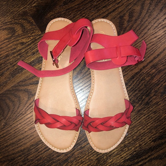 Red braided sandals, Size 7; new in box - Picture 2 of 3